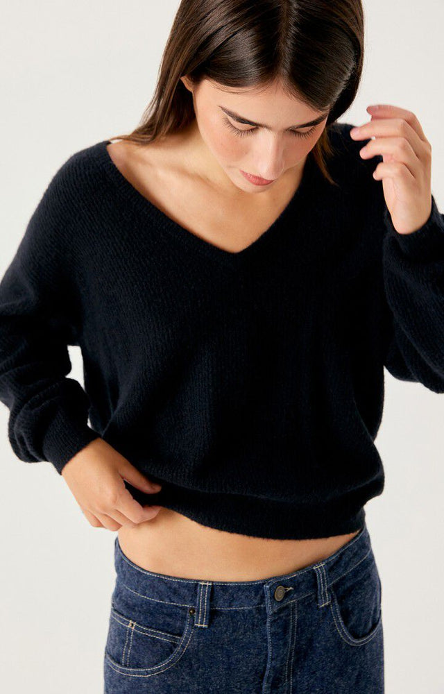Damsville vneck knit