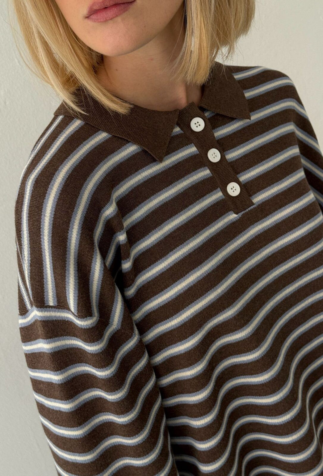 Boii Studios Adanne Polo Knit Bruin Dames