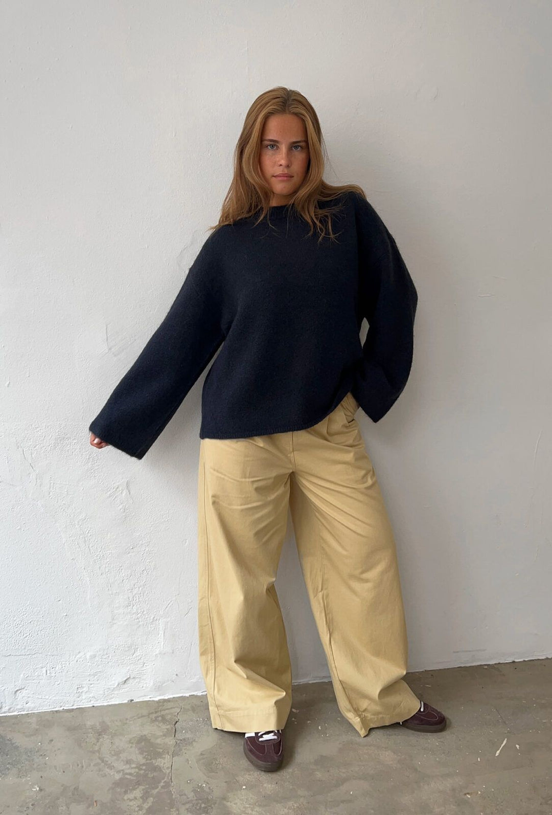 Boii Studios Alba Oneck Knit Donkerblauw Dames