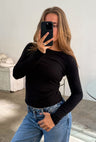 Boii Studios Bonnie Oneck Tee Zwart Dames