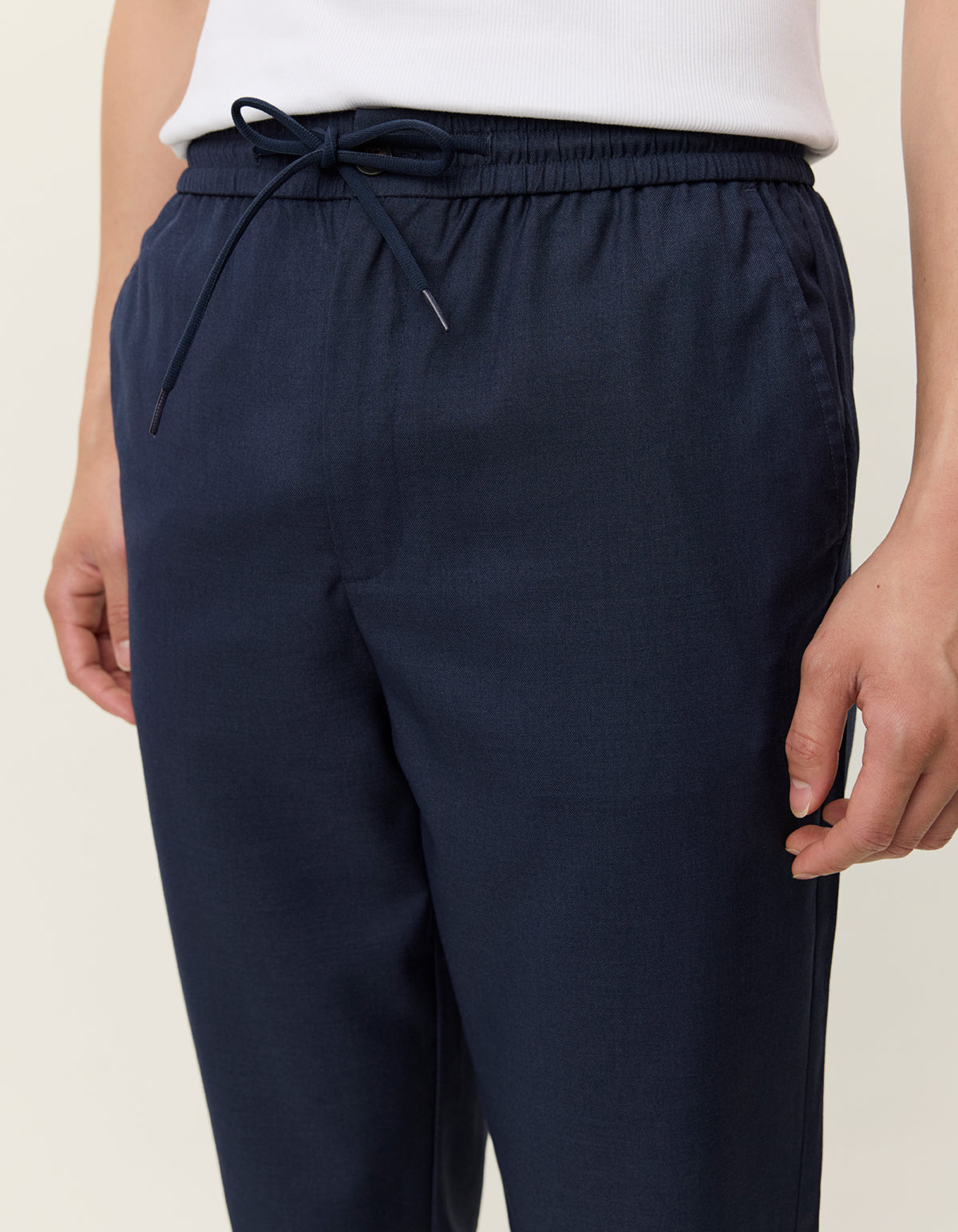 Como Tapered light wool pants