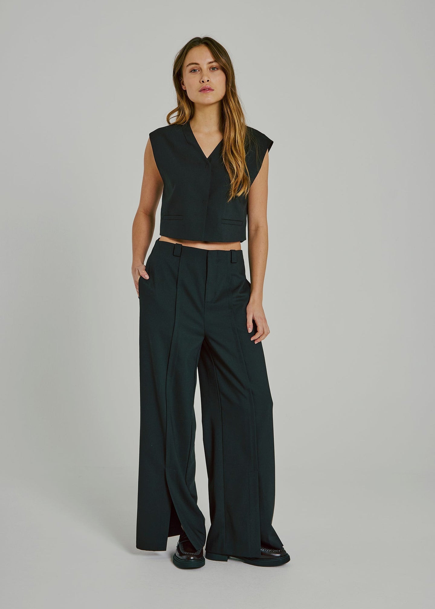 Norr Kamin Pleat Pants Zwart Dames