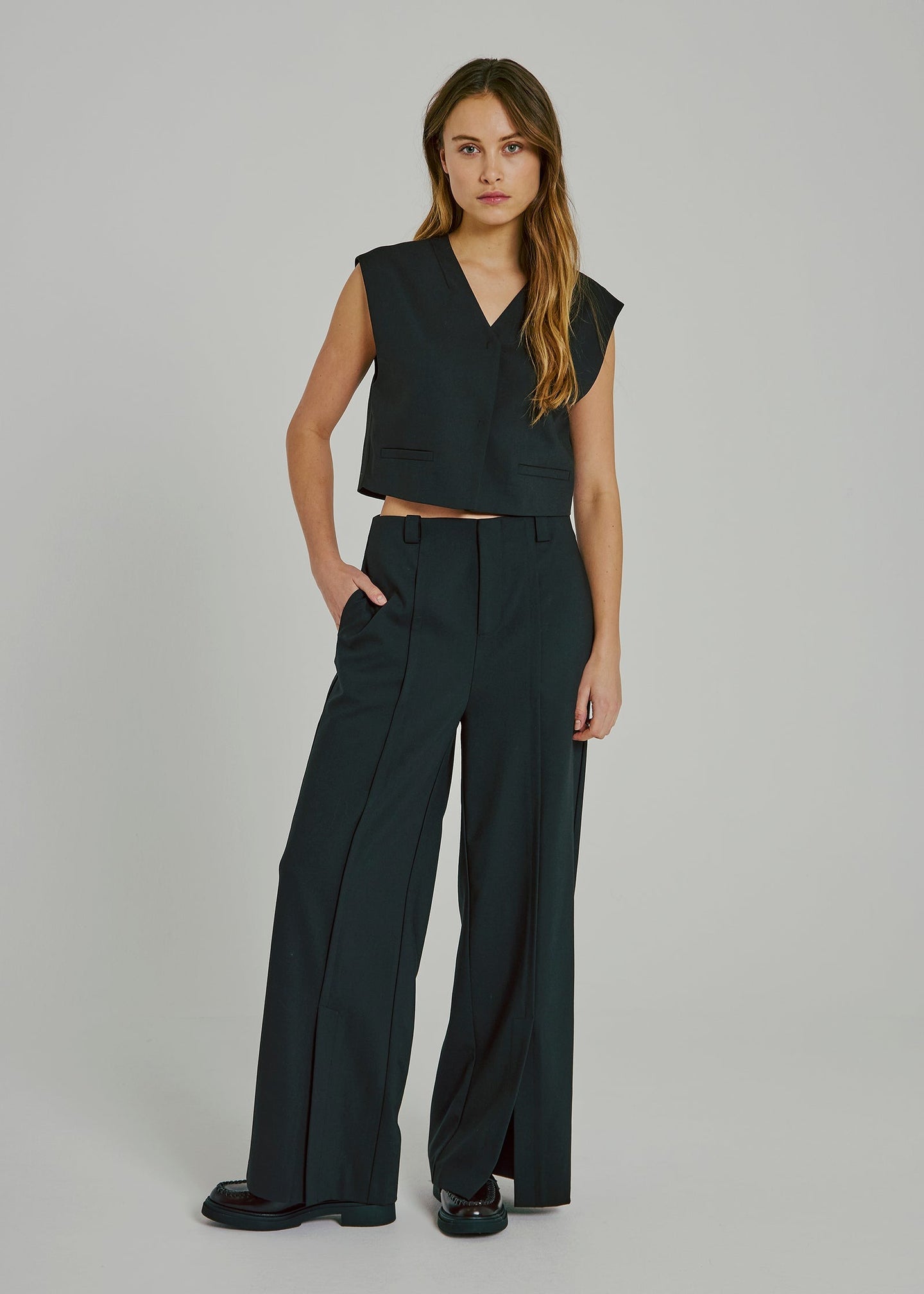 Norr Kamin Short Waistcoat Zwart Dames