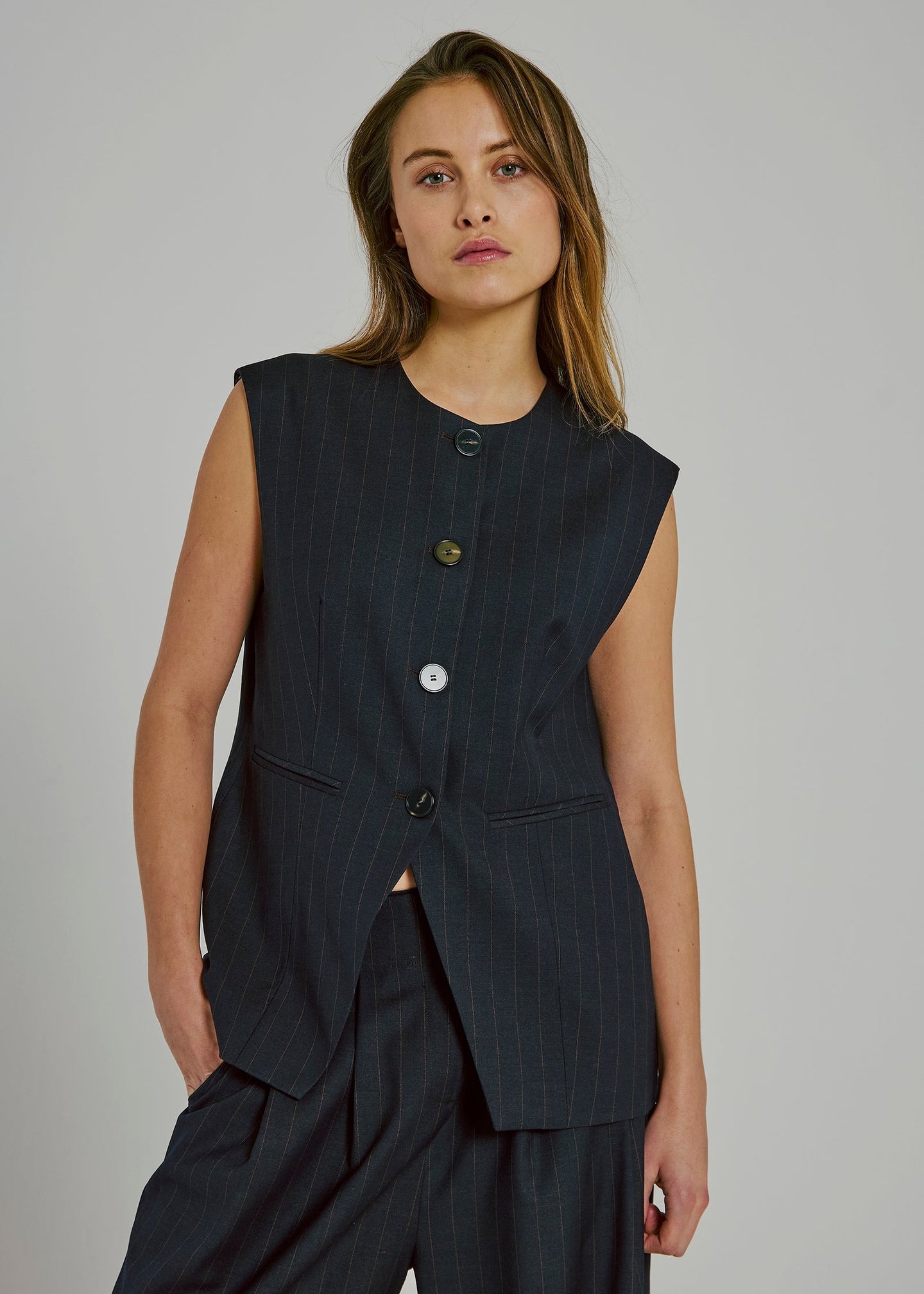 Norr Kandria Waistcoat Donkerbruin Dames