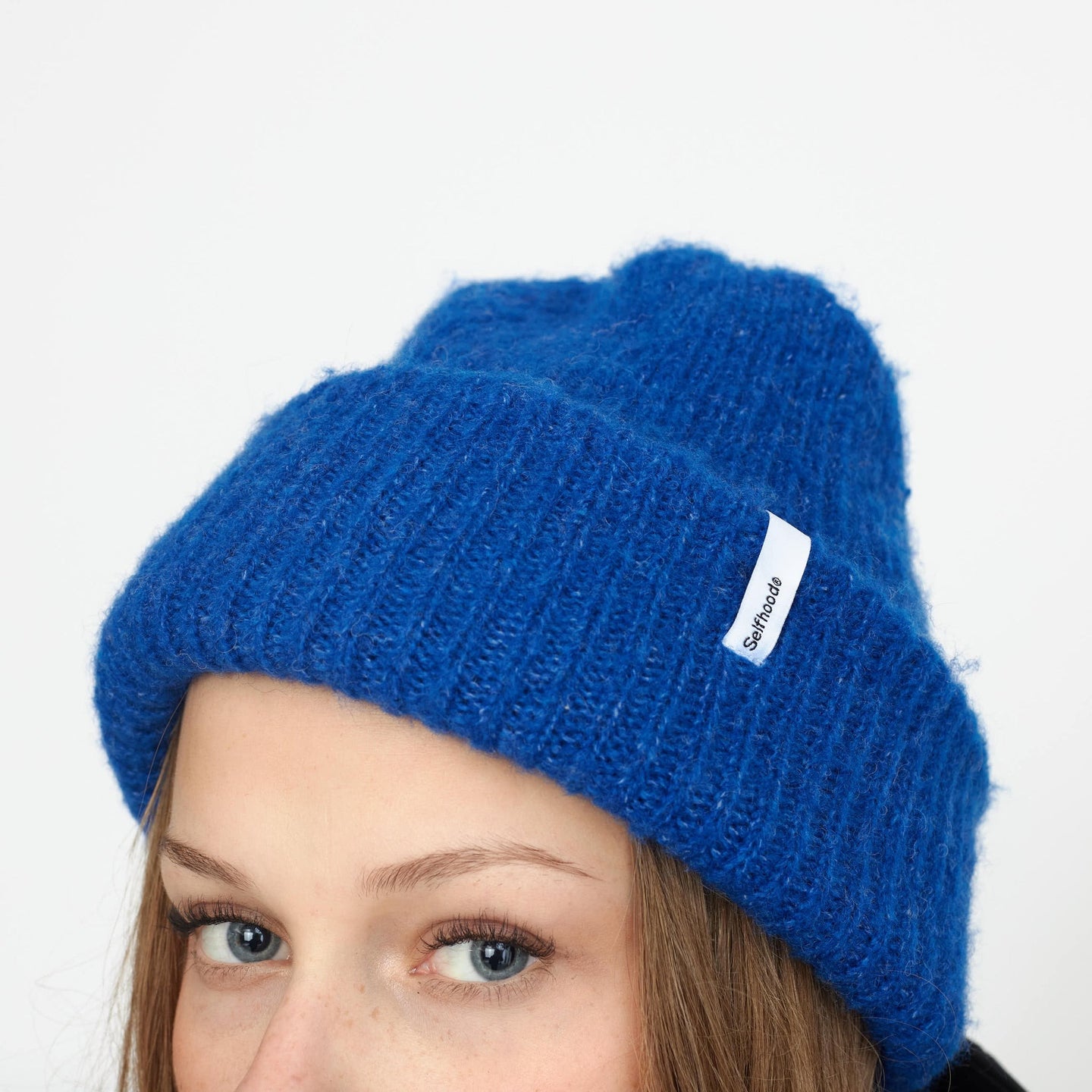 Selfhood Fluffy Beanie Blauw Dames
