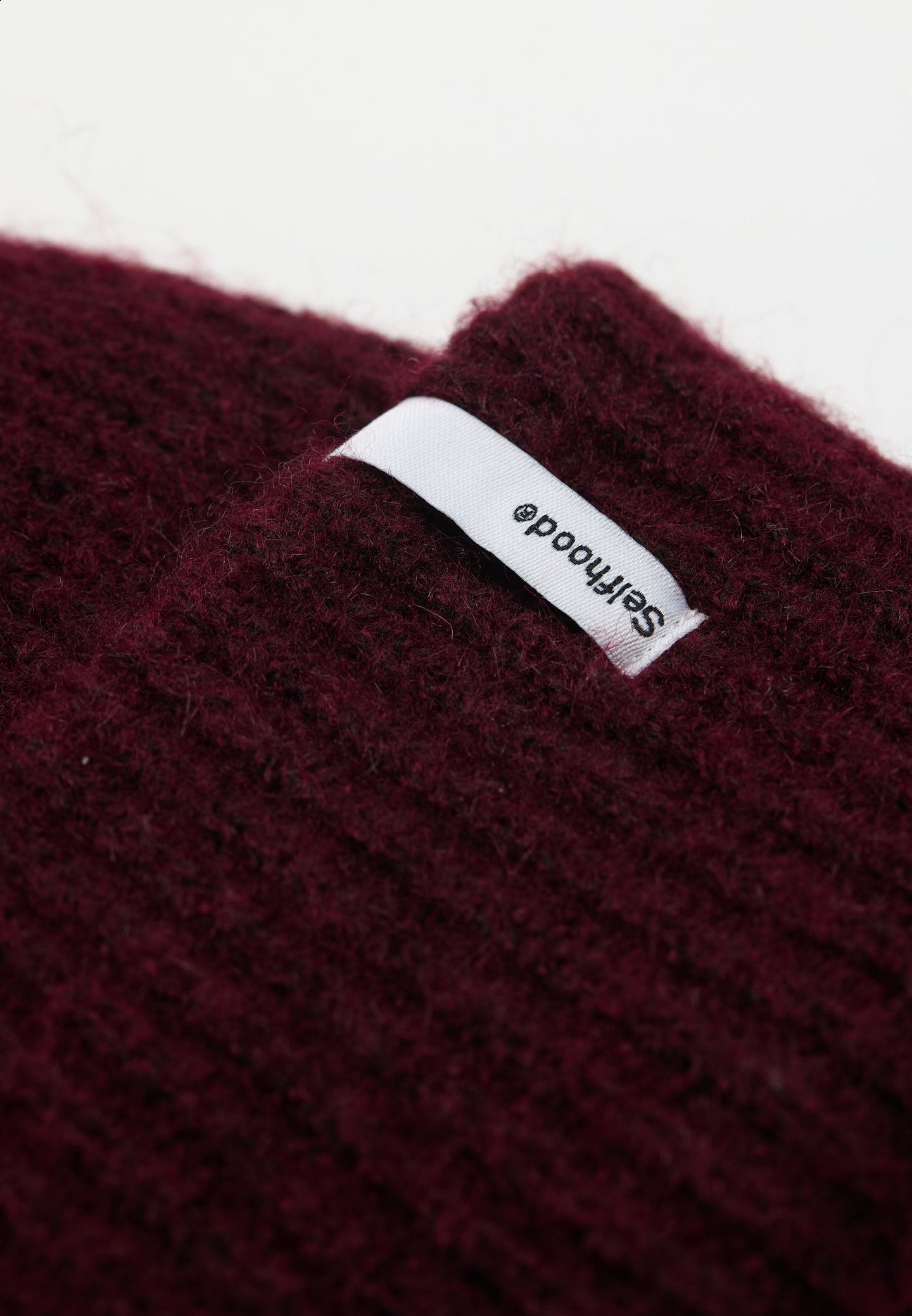 Selfhood Fluffy Beanie Donkerrood Dames