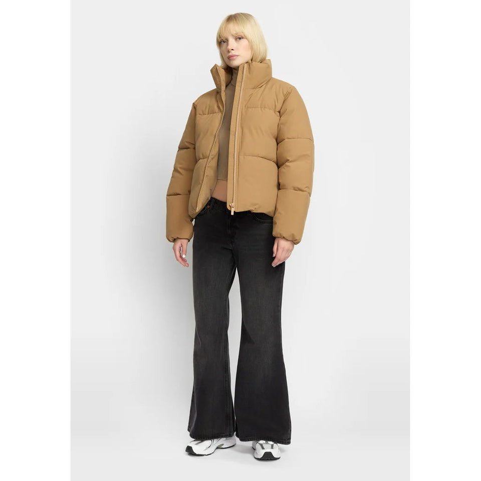 Selfhood Short Puffer Lichtb